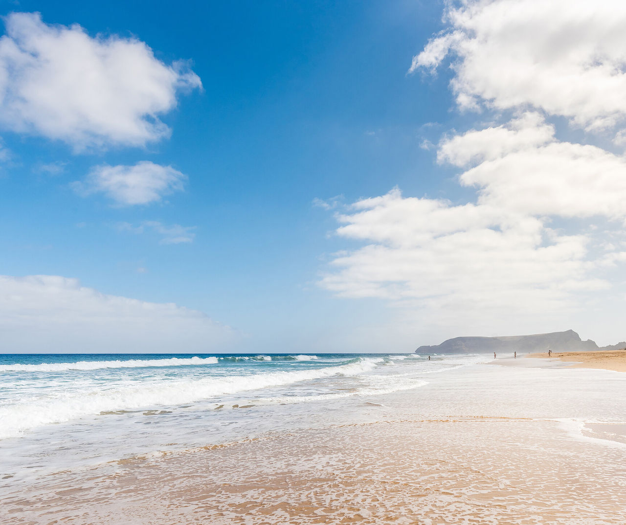 Fique num hotel Pestana em Porto Santo e aproveite as incríveis praias de areias douradas perfeitas para relaxar e nadar