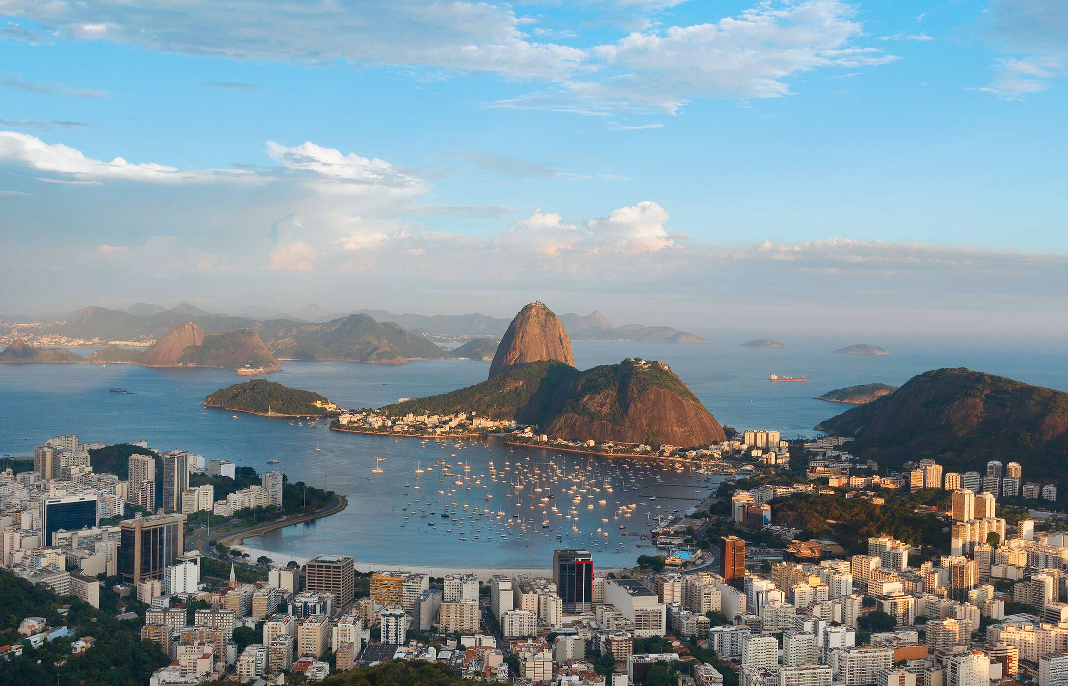Dona Marta viewpoint, with Guanabara Bay, Christ the Redeemer, and Sugarloaf Mountain in the background