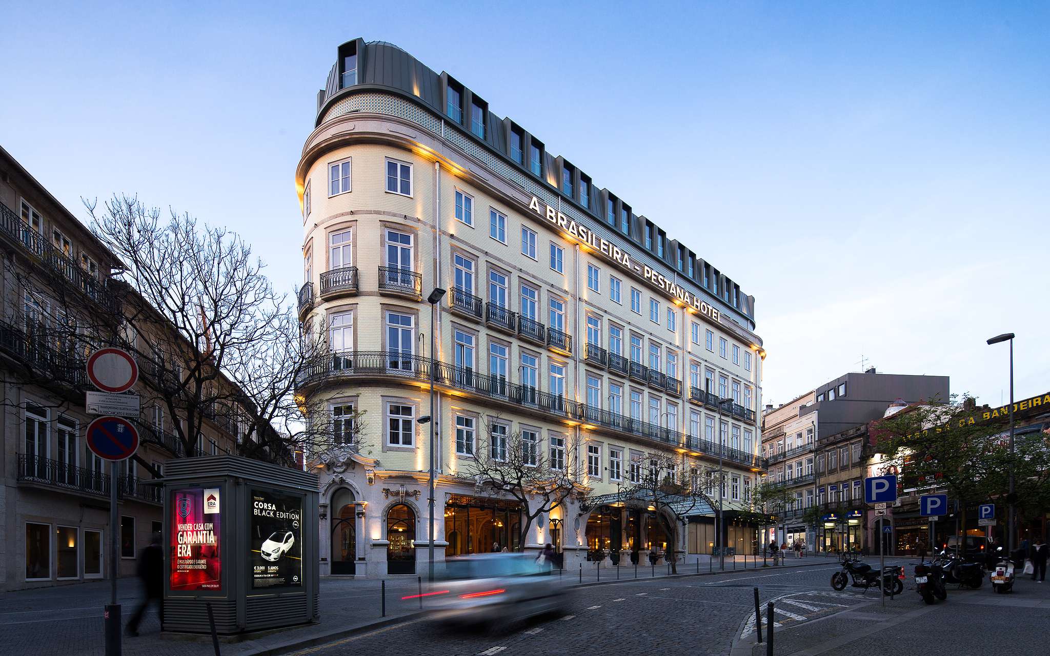 Exterior view of the hotel Pestana Porto - A Brasileira, a 5-star hotel in the center of Porto