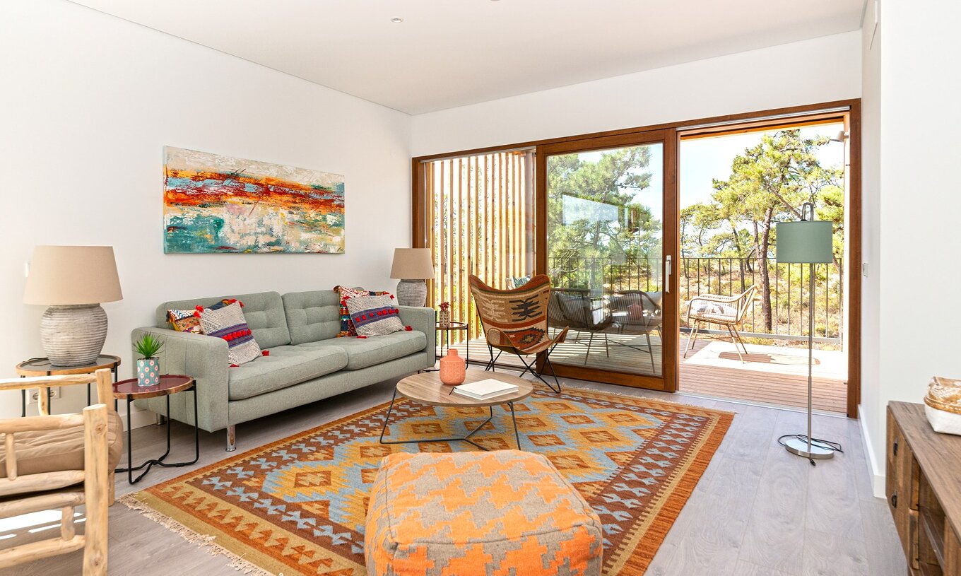 El Apartamento Eco Village Superior 1º Piso Vistas Premium del Pestana Tróia Eco Resort tiene una sala, sofá y terraza