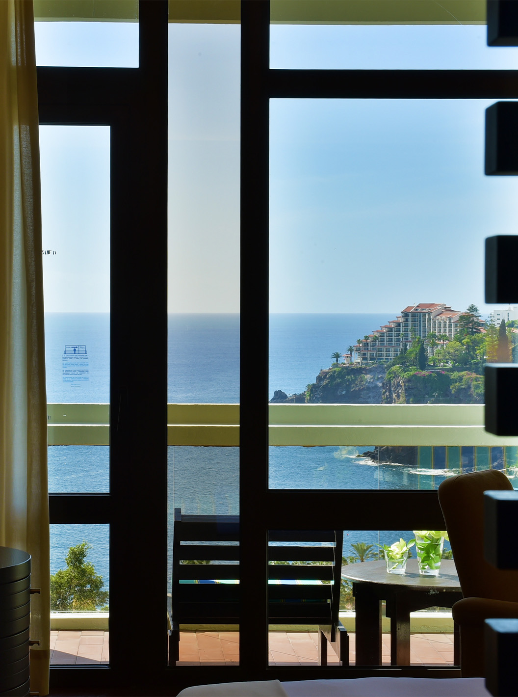 El Clásico Vista Lateral Mar del Pestana Casino Park tiene televisión y balcón con mesa y vista al mar