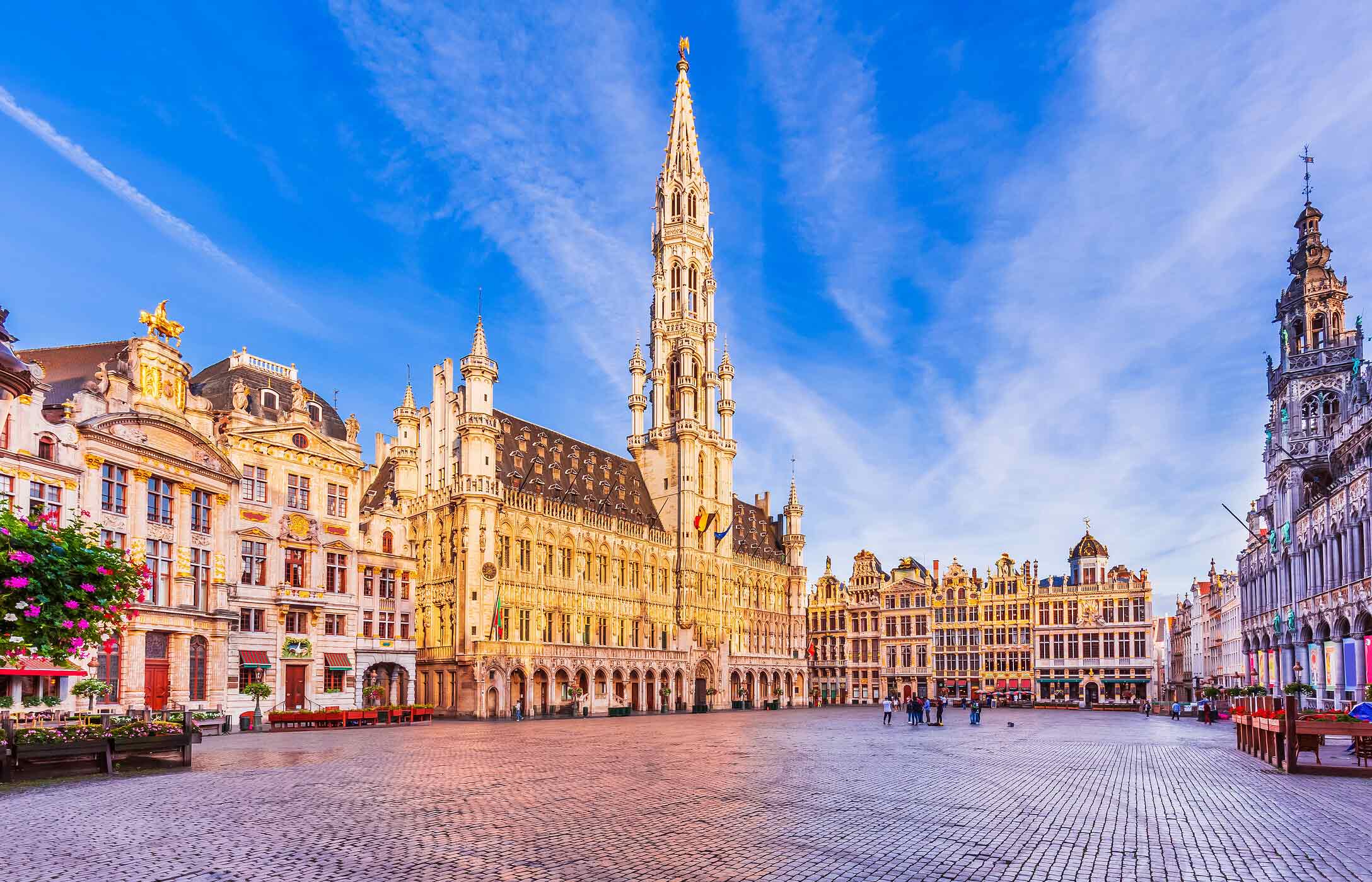 Wandel over het centrale plein van Brussel, de Grand-Place, en bezoek de historische gebouwen