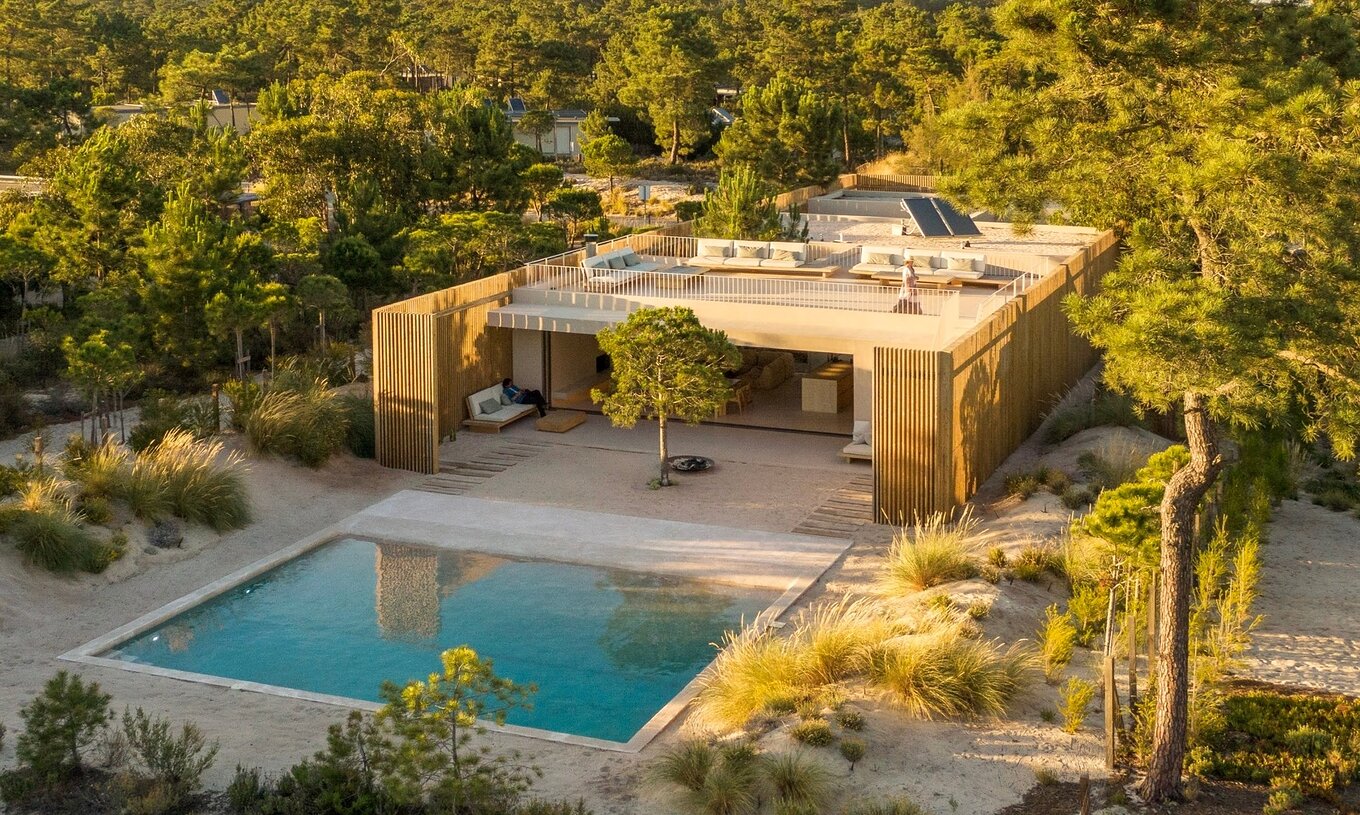 De Exclusieve Premium Villas met Privézwembad van Pestana Tróia Eco Resort hebben een zwembad in de natuur