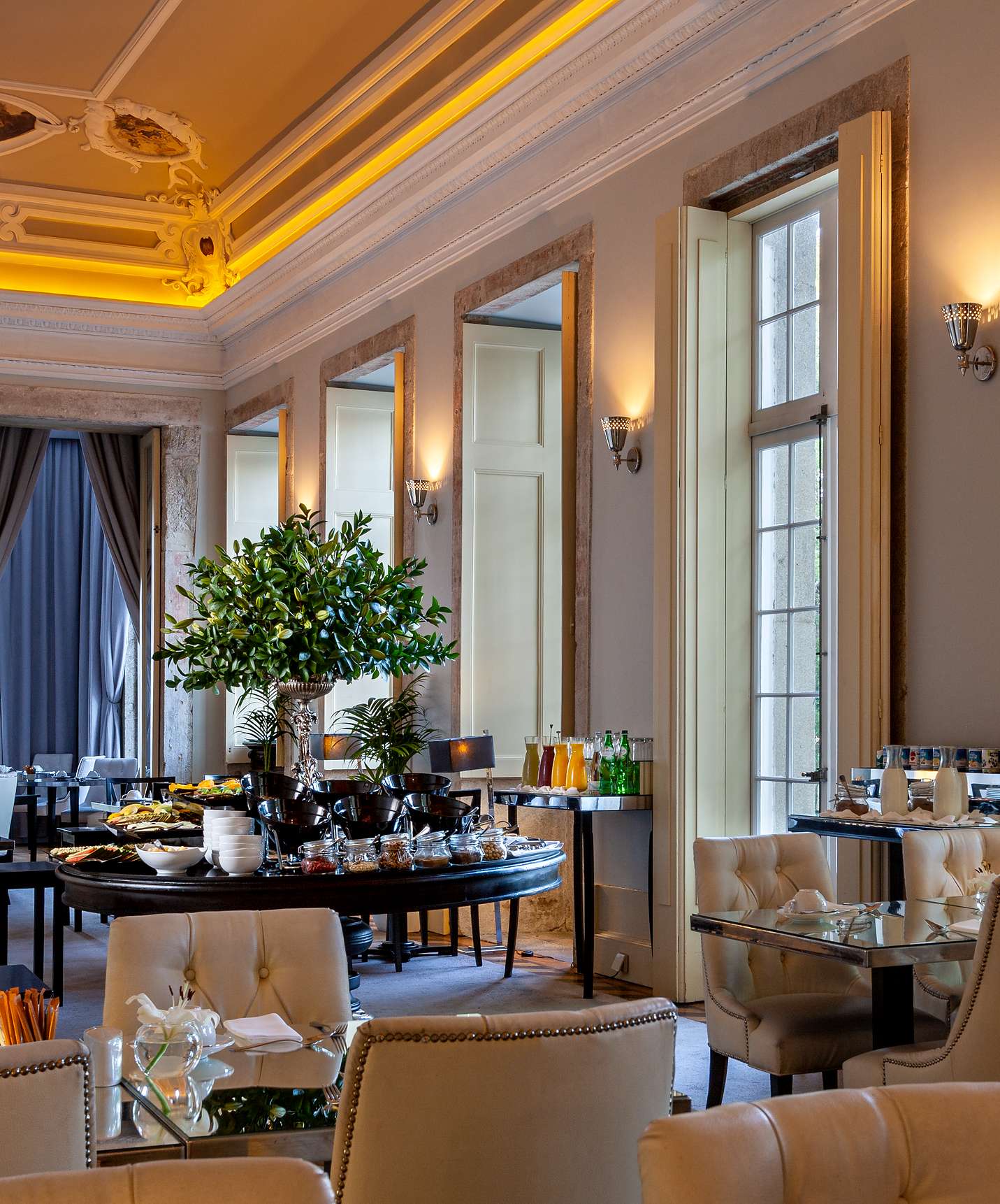 Restaurant in Pestana Palácio do Freixo, hotel aan de Douro-rivier met spa en zwembad, ontbijt met sappen en jam