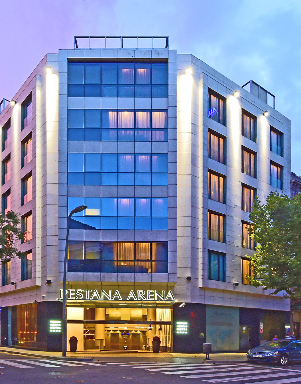 Área exterior do Pestana Arena Barcelona, um hotel boutique no centro de Barcelona