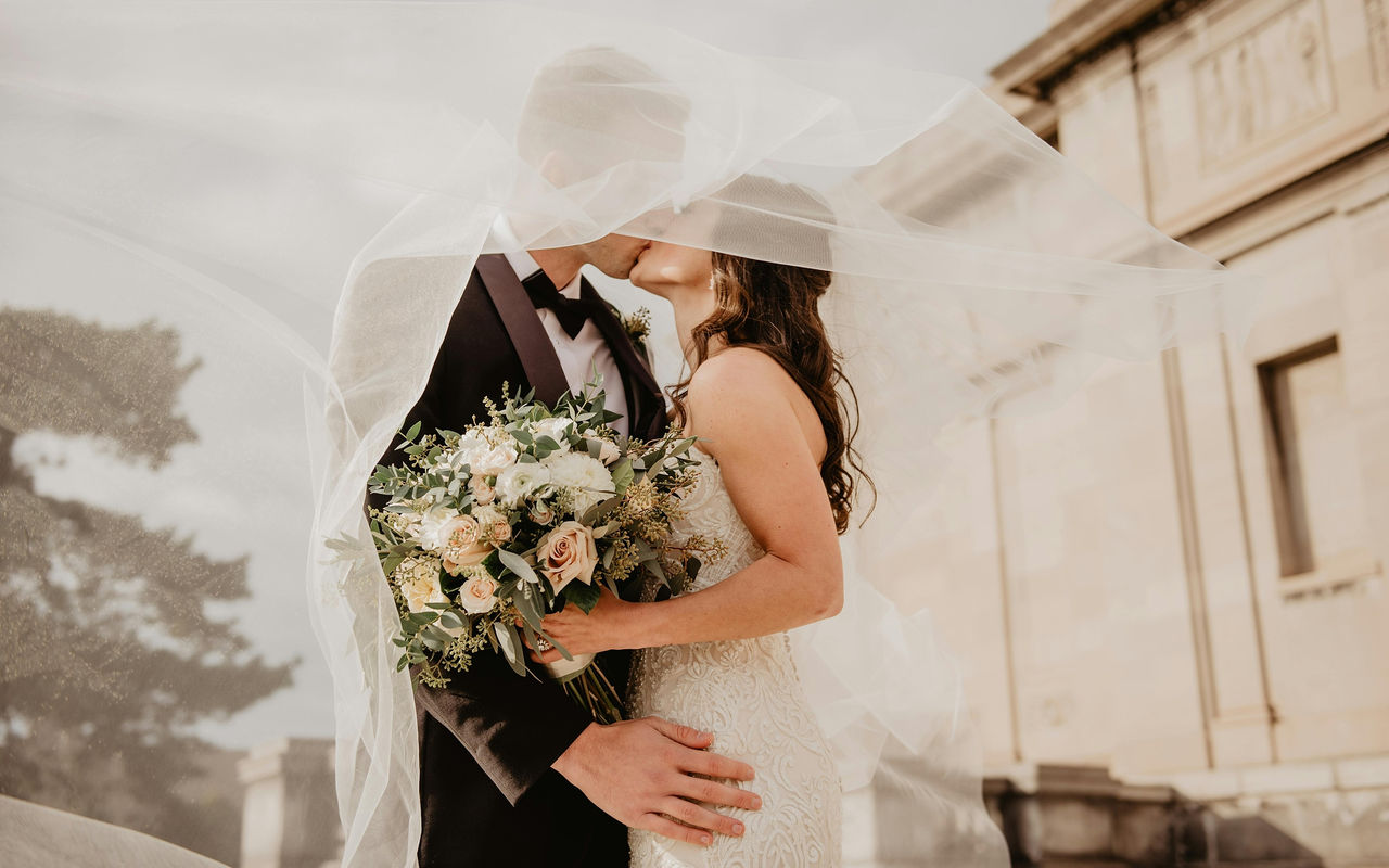 Het paar viert hun huwelijk in Pestana Hotel Group, met alle details voor de speciale gelegenheid