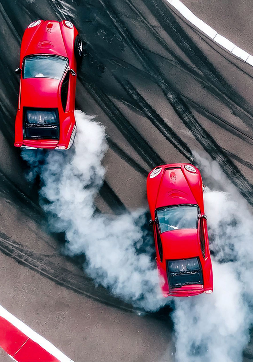 Op het racecircuit van de Algarve kun je het circuit huren om raceauto's te rijden