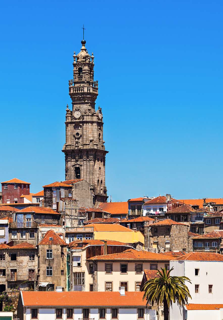 Verblijf in Pestana Porto en bezoek de iconische Torre dos Clérigos, met uitzicht over de stad