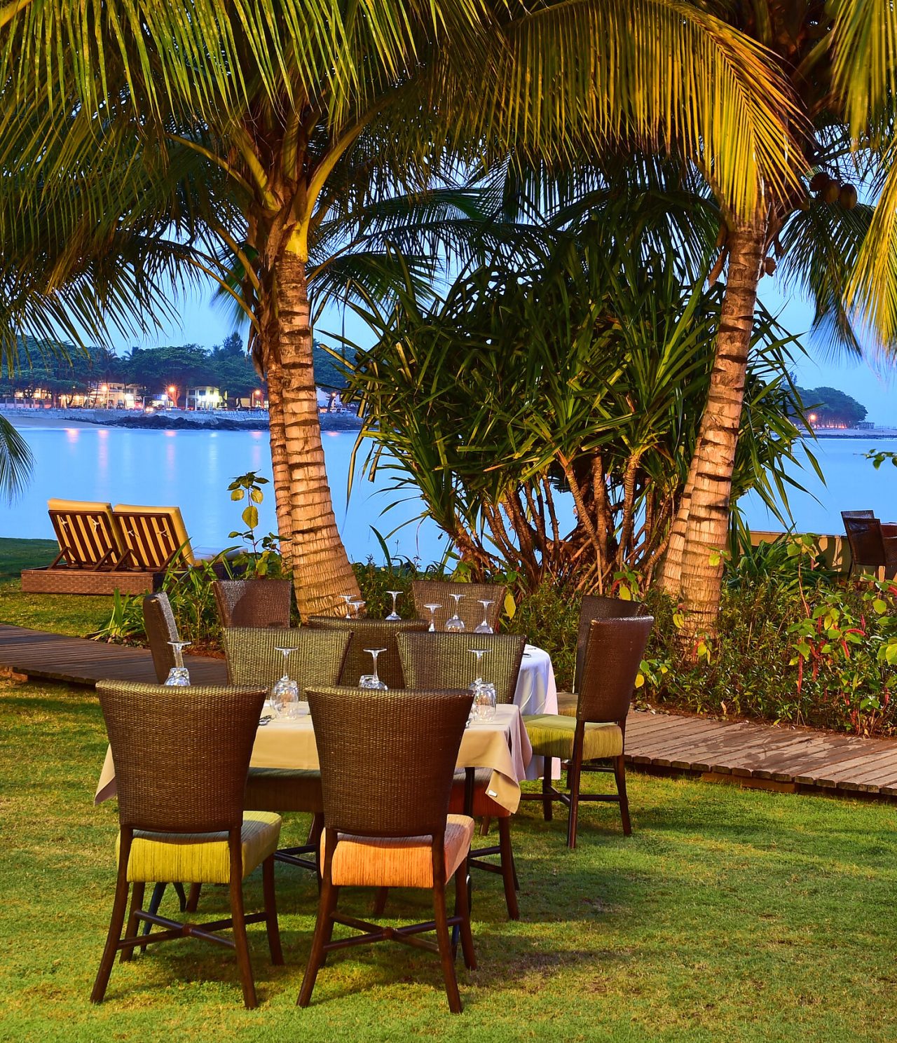 The Porto Alegre Bar, at the 5-Star Resort in São Tomé, has garden tables with sea views